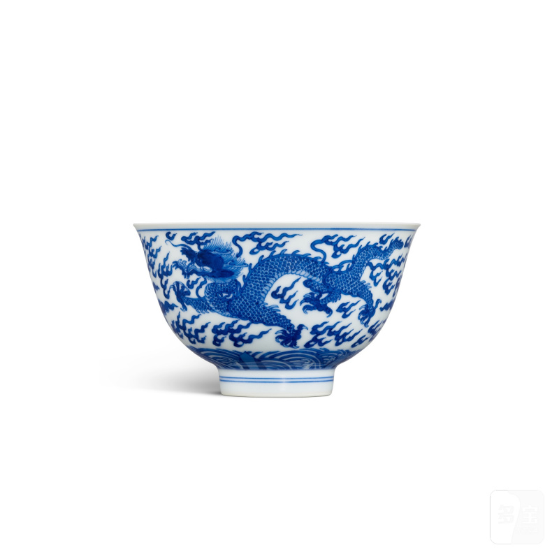 A blue and white 'dragon' bowl, Mark and period of Kangxi | 清康熙 青花海水雲龍趕珠紋盌 《大清康熙年製》款 - 图1